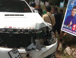 Rem Blong, Truk Colt Diesel Hantam Mobil Toyota Fortuner