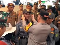 Kapolda Kepri Puji Seragam Satlinmas Kota Tanjungpinang