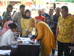 Gubernur Kepri dan Bupati Bintan Kompak Mencoblos di TPS 002 Tanjungpinang Timur