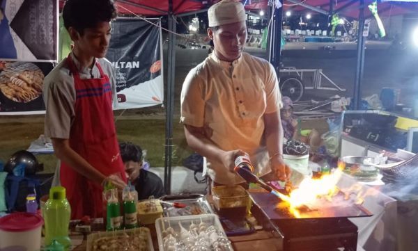 Sensasi Kuliner Bahari: Cumi Bakar Sultan Tugu Sirih Meriahkan Bazar Ramadhan Tanjungpinang