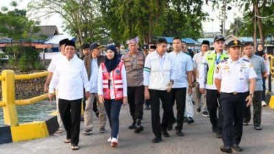 Gubernur Ansar Tinjau Kelancaran Arus Mudik di Pelabuhan Roro Tanjung Uban H-2 Lebaran