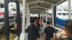 Penumpang Membludak di Pelabuhan Tanjung Harapan Selat Panjang