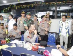 Kapolda Kepri dan Kapolresta Barelang Lakukan Peninjauan Arus Mudik H-3 Idul Fitri di Batam