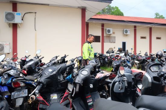 Motor Hasil Razia Balap Liar Penuhi Polresta Tanjungpinang Menunggu Pemilik