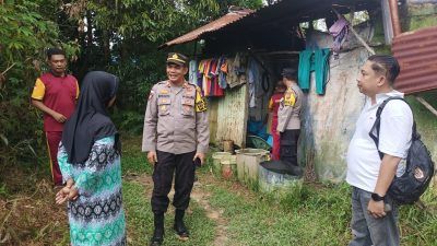 Kapolsek Bintan Timur Berikan Bantuan Kepada Warga Kurang Mampu: Sentuhan Kemanusiaan dari Polri