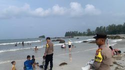 Patroli Tempat Wisata, Polres Bintan Berikan Tips Aman Kepada Pengunjung Pantai