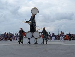 Masyarakat Tanjungpinang Antusias Saksikan Penampilan Marching Band Taruna AAU