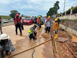 Seorang Warga Tiban Berlian Tewas Setelah Jatuh ke Kolong Mobil Truk