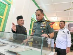 Gubernur Kepri Dampingi Panglima TNI Serahkan Bantuan Sosial dan Kunjungi Situs Bersejarah di Pulau Penyengat