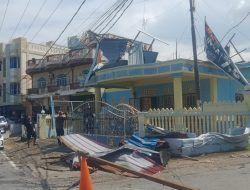 Puting Beliung Porak Porandakan Sejumlah Rumah dan Kios di Karimun