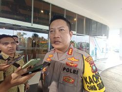 Puluhan Personel Polisi Siaga di Pemindahan PKL ke Pasar Encik Puan Perak