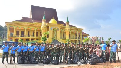 Sinergi Dengan Pemerintah Daerah, Lanud RHF Tanjungpinang Gelar Kegiatan Karya Bakti Kebersihan