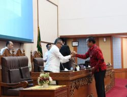 Wakili Wako Batam, Sekda Jefridin Sampaikan Ranperda APBD dan Nota Keuangan 2025