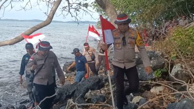 Polres Bintan Kibarkan Bendara Merah Putih di Pulau Terluar