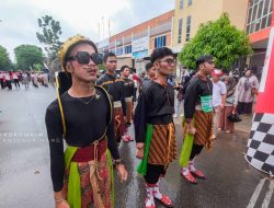 Berbagai Kostum Menarik Meriahkan Gerak Jalan 17 Km di Tanjungpinang