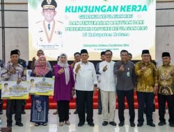 Gubernur Ansar Serahkan Bantuan Rp48,2 Miliar untuk Pembangunan Kecamatan Bunguran Timur