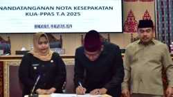 Bupati Bengkalis Bersama Wakil Ketua DPRD Tandatangani Nota Kesepakatan bersama KUA–PPAS TA 2025