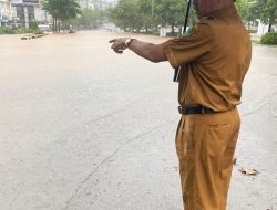 Sekda Jefridin Tinjau Beberapa Titik Banjir di Batam