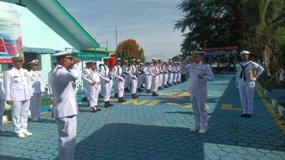 Letkol Laut (P) Ari Sukmana Pimpin Upacara Hari Kesaktian Pancasila di Tarempa