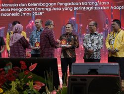 Pemprov Kepri Raih Penghargaan UKPBJ Proaktif dengan Capaian UMK Tertinggi