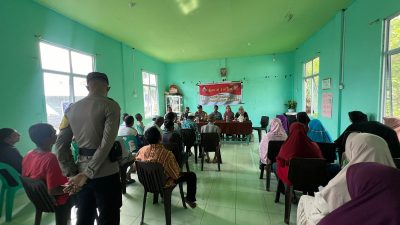 Jelang Pilkada, Polres Anambas Gelar Jumat Curhat di Kantor Desa Pesisir Timur