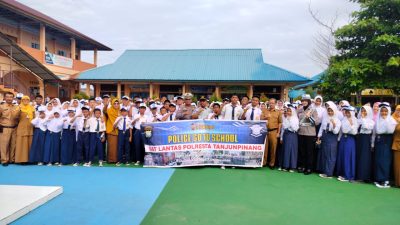 Police Go To School, Sat Lantas Polresta Tanjungpinang Beri Edukasi Keselamatan Berlalu Lintas di SMPN 10 Tanjungpinang