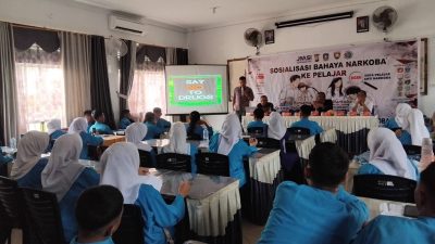 Antusias Pelajar SMAN 1 Tanjungbalai Karimun Ikuti Sosialisasi Bahaya Narkoba Yang Digelar JMSI dan Polda Kepri
