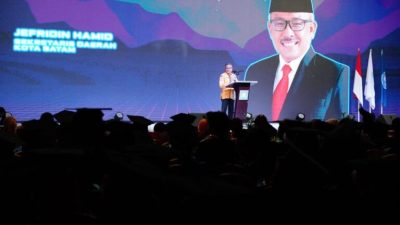 Sekda Jefridin Ajak Alumni Politeknik Negeri Batam Berdikari Bangun Batam