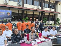 Polisi Gerebek Sabung Ayam dan Judi Dadu di Batam, 7 Tersangka Diamankan