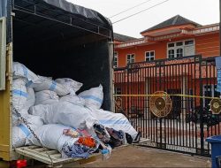 Polda Riau Gerebek Gudang Balpres di Batam