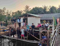 Budidaya Perairan UMRAH Bangun Bagan Apung untuk Dukung Ekonomi Kampung Madong