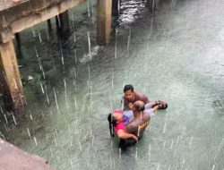 Aksi Heroik AKP Andri Yusri Selamatkan Gadis Remaja Yang Jatuh ke Laut