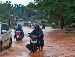 Hujan Deras, Jalan Nusantara Tanjungpinang Terendam Banjir