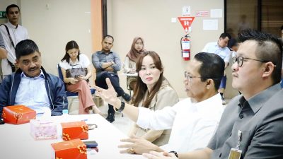 Warga Batam Sering Mengeluh Soal Air Bersih, Amsakar-Li Claudia Datangi PT ABH