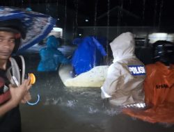 Polres Bintan Bantu Warga Terdampak Banjir Serta Berikan Himbauan