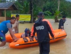 Hujan Lebat, Rumah dan Usaha Warga Daik Lingga Terendam Banjir