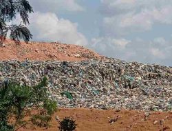 Penanganan Sampah di TPA Ganet Tanjungpinang Butuh Alat Berat Baru