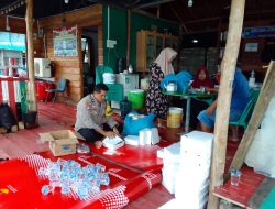 Polresta Tanjungpinang Salurkan Makanan ke Warga Terdampak Banjir Rob