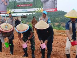 Jalankan Program Presiden RI, Polda Kepri Tanam Bibit Jagung Secara Serentak