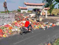 Lebih dari 100 Ton, Dinas LH Karimun Mulai Bersihkan Sampah Menumpuk Berhari-hari