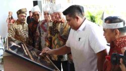 Bupati Roby Tandatangani Prasasti, Tandai Grand Opening Four Points by Sheraton Bintan