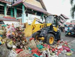 Atasi Tumpukan Sampah, DLH Karimun Tambah Kontainer-Truk dan Alat Berat
