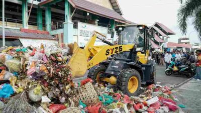 Capai 11 Ribu Ton, DLH Karimun: Butuh Waktu Seminggu Untuk Selesaikan Tumpukan Sampah di TPS