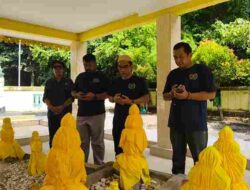 Ketua PWI Kepri dan Pengurus Ziarah ke Makam Zuriat Nong Isa dan Makam Anggota