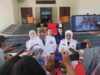 Tiba di Bandar Seri Bentan, Roby-Deby Disambut Prosesi Adat Pencak Silat dan Tepuk Tepung Tawar