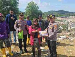 Polsek Meral Berbagi Sembako ke Warga Selama Ramadan 1446 H