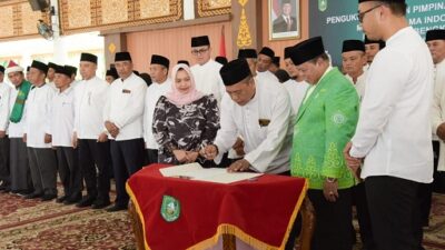 Hadiri Pelantikan Ketua MUI, Bupati Kasmarni Tekankan Sinergi Ulama dan Umara