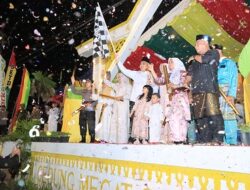 Penuh Gemerlap, Roby Lepas Kendaraan Hias Peserta Pawai Takbir Idul Fitri 1446 H