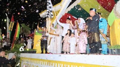 Penuh Gemerlap, Roby Lepas Kendaraan Hias Peserta Pawai Takbir Idul Fitri 1446 H