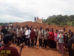 Masyarakat Desa Marok Tua Bersama Himpunan Melayu Raya Kembali Melakukan Aksi Penyegelan Stockfail di PT. Hermina Jaya 